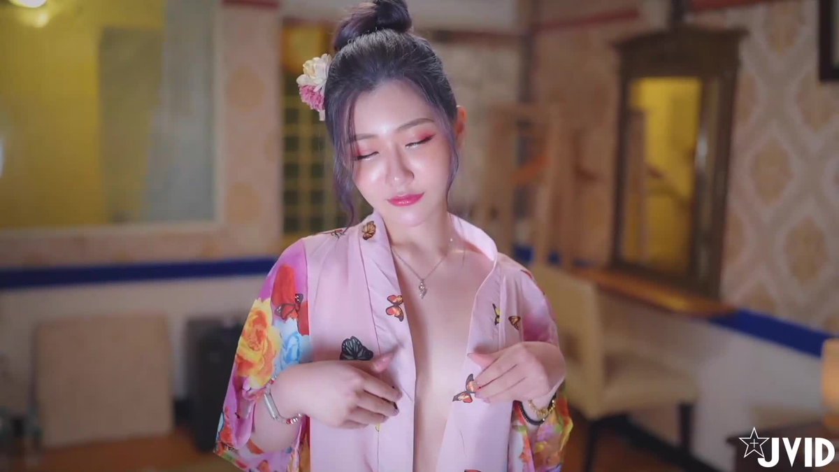 Có một cuộc gặp gỡ với cô chủ khách sạn tuyệt đẹp?